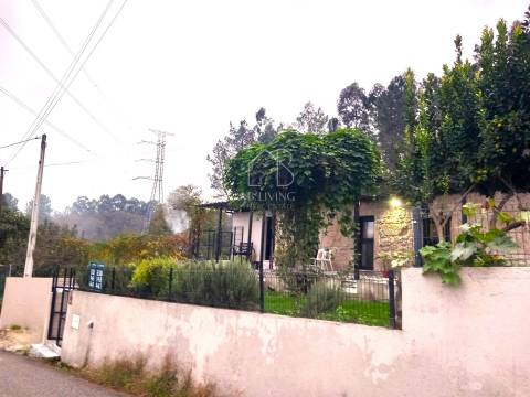 Venda de Moradia T3 Térrea em pedra isolada, remodelada, em Vila Verde