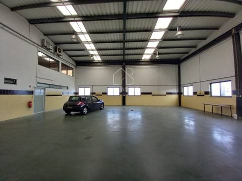 Pavilhão Comercial/Industrial para Venda – Zona Industrial das Sete Fontes, Braga