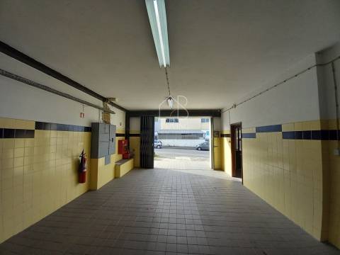 Pavilhão Comercial/Industrial para Venda – Zona Industrial das Sete Fontes, Braga