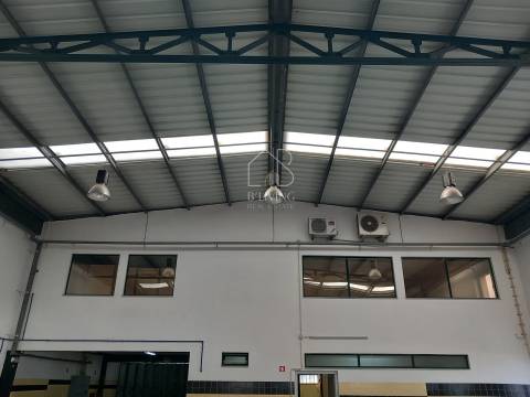 Pavilhão Comercial/Industrial para Venda – Zona Industrial das Sete Fontes, Braga