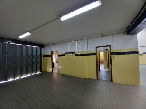 Pavilhão Comercial/Industrial para Venda – Zona Industrial das Sete Fontes, Braga