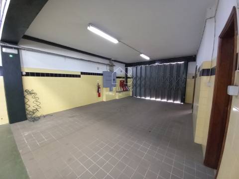 Pavilhão Comercial/Industrial para Venda – Zona Industrial das Sete Fontes, Braga