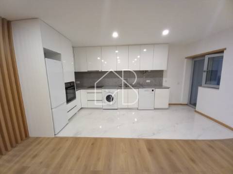 Venda de T4 remodelado no centro de Braga, para investimento!