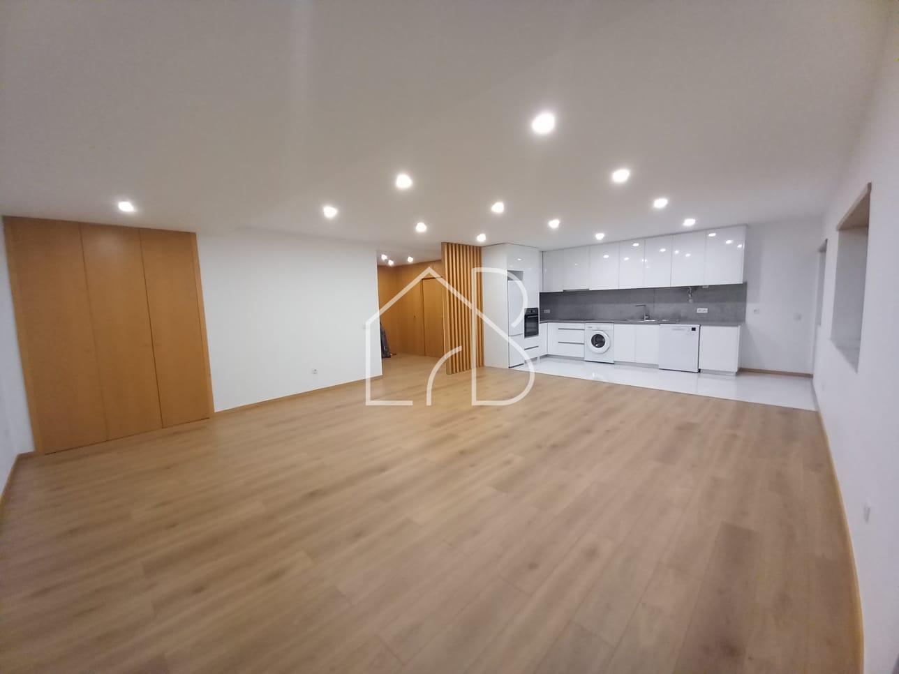 Venda de T4 remodelado no centro de Braga, para investimento!