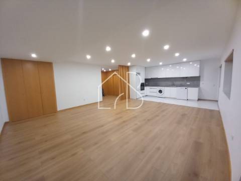 Venda de T4 remodelado no centro de Braga, para investimento!