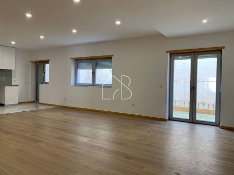 Venda de T4 remodelado no centro de Braga, para investimento!