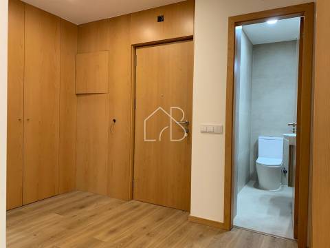 Venda de T4 remodelado no centro de Braga, para investimento!