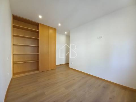 Venda de T4 remodelado no centro de Braga, para investimento!