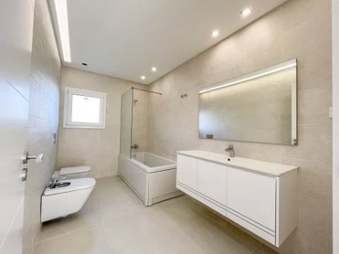 Moradia Geminada T5 Venda em Póvoa de Santa Iria e Forte da Casa,Vila Franca de Xira