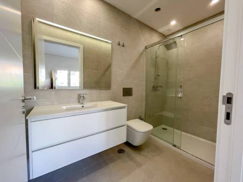 Moradia Geminada T5 Venda em Póvoa de Santa Iria e Forte da Casa,Vila Franca de Xira