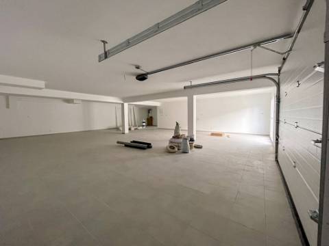 Moradia Geminada T5 Venda em Póvoa de Santa Iria e Forte da Casa,Vila Franca de Xira