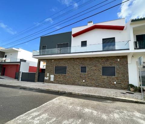 Moradia Geminada T5 Venda em Póvoa de Santa Iria e Forte da Casa,Vila Franca de Xira