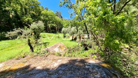 Moradia em pedra para recuperar no Parque Nacional da Peneda Gerês