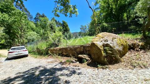 Moradia em pedra para recuperar no Parque Nacional da Peneda Gerês