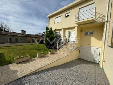 Moradia T4 Arrendamento em Vila de Prado,Vila Verde