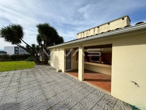 Moradia T4 Arrendamento em Vila de Prado,Vila Verde