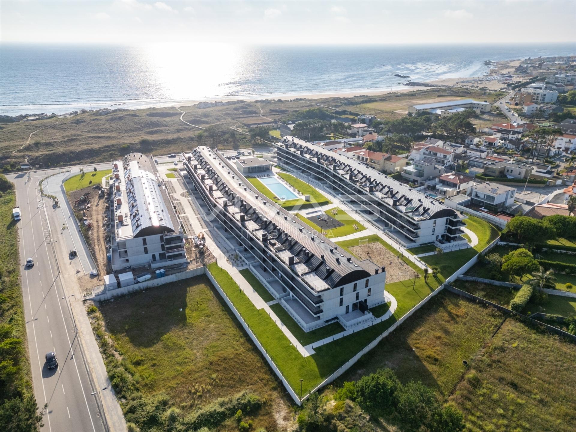 Apartamento T3 em Condomínio Fechado