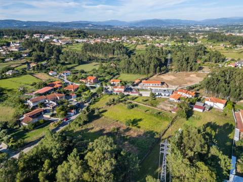 Investimento: Moradia para Restauro em Vila Verde - Vivas