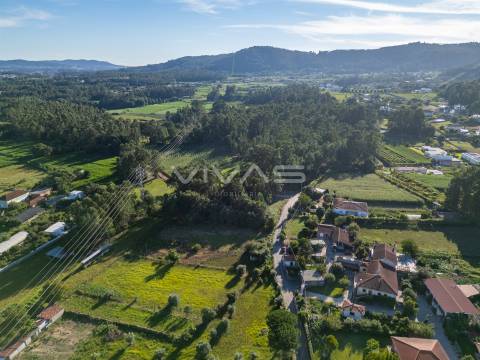 Investimento: Moradia para Restauro em Vila Verde - Vivas