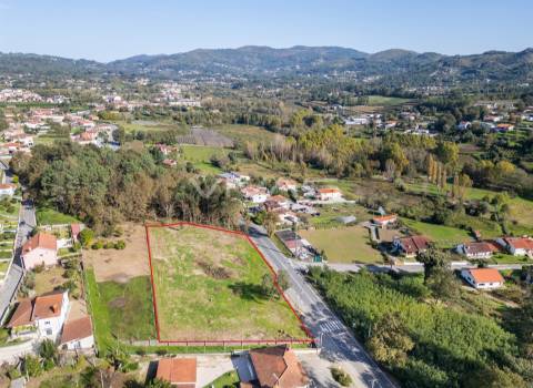 Terreno para construção em Pico de Regalados, Vila Verde