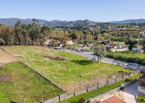 Terreno para construção em Pico de Regalados, Vila Verde