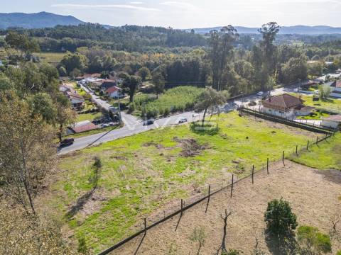 Terreno para construção em Pico de Regalados, Vila Verde