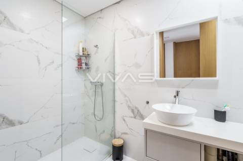 Moradia individual T3+1 térrea em Lago, Amares