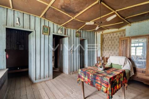 Moradia individual T3 para recuperar em Vilarinho, Vila Verde