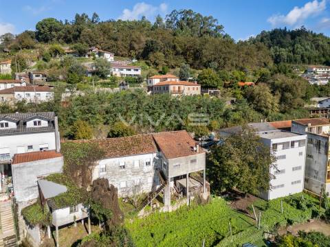 Moradia para recuperar em Caldelas, Amares