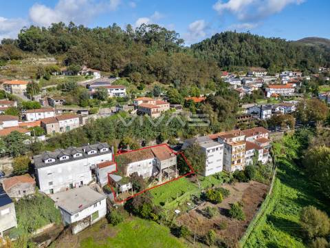 Moradia para recuperar em Caldelas, Amares