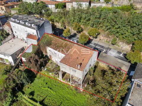 Moradia para recuperar em Caldelas, Amares