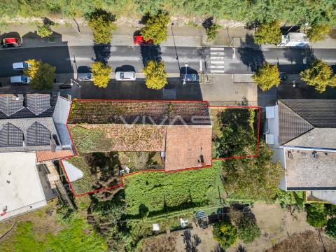 Moradia para recuperar em Caldelas, Amares