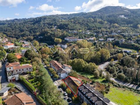 Moradia para recuperar em Caldelas, Amares