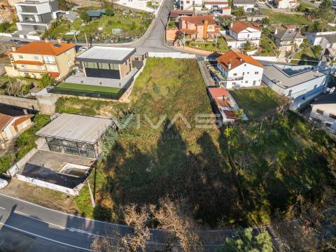 Lote para moradia individual em Esqueiros, Vila Verde