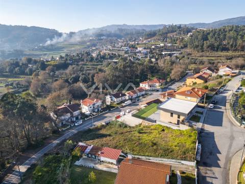 Lote para moradia individual em Esqueiros, Vila Verde