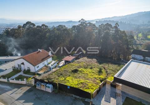 Lote para moradia individual em Esqueiros, Vila Verde