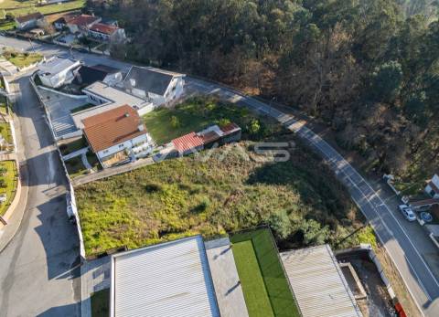 Lote para moradia individual em Esqueiros, Vila Verde