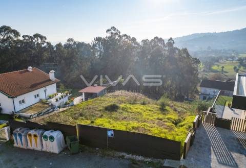 Lote para moradia individual em Esqueiros, Vila Verde