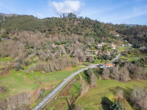 Terreno para construção em Valbom (São Martinho)