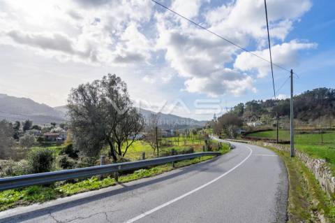 Terreno para construção em Valbom (São Martinho)