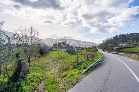 Terreno para construção em Valbom (São Martinho)