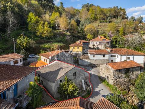 Moradia para Restaurar T0 Venda em Gondoriz,Terras de Bouro