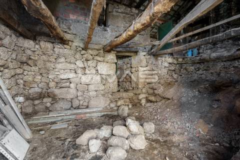 Moradia para Restaurar T0 Venda em Gondoriz,Terras de Bouro