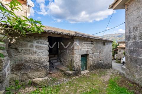 Moradia para Restaurar T0 Venda em Gondoriz,Terras de Bouro