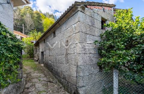 Moradia para Restaurar T0 Venda em Gondoriz,Terras de Bouro