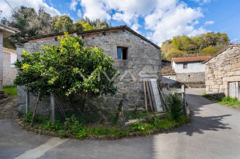 Moradia para Restaurar T0 Venda em Gondoriz,Terras de Bouro