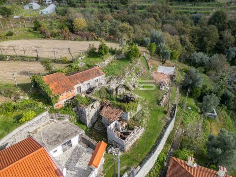 Moradia para Restaurar T0 Venda em Sande, Vilarinho, Barros e Gomide,Vila Verde