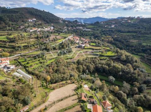 Moradia para Restaurar T0 Venda em Sande, Vilarinho, Barros e Gomide,Vila Verde