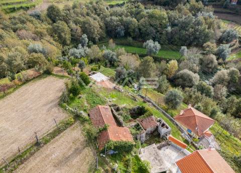 Moradia para Restaurar T0 Venda em Sande, Vilarinho, Barros e Gomide,Vila Verde