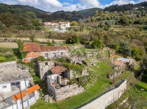 Moradia para Restaurar T0 Venda em Sande, Vilarinho, Barros e Gomide,Vila Verde
